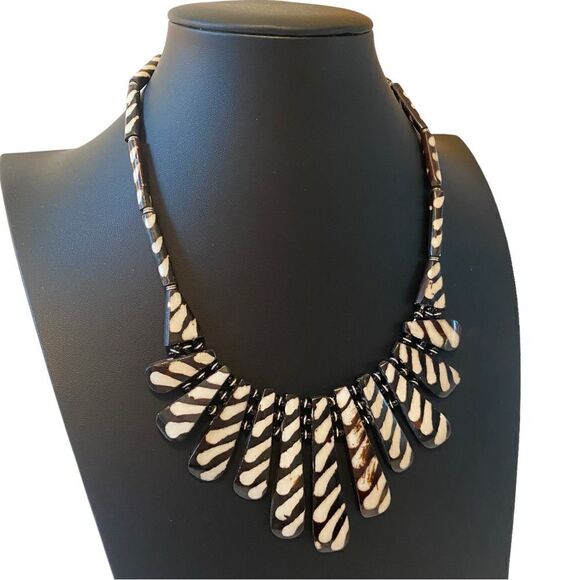 Bone & Ivory Tribal Looking Necklace from Uganda w/Unique & Beautiful Markings. - Picture 2 of 5